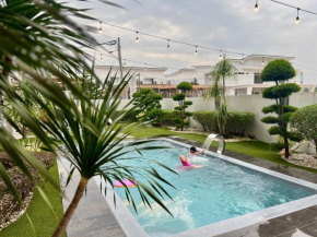Luxurious Pool Villa , Ipoh with Karaoke, Snooker for 15-20 pax